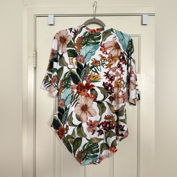 Artesands women's Into the Saltu Seraut Long Sleeve Rashguard Swimwear sz 14 NWT - Picture 3 of 7